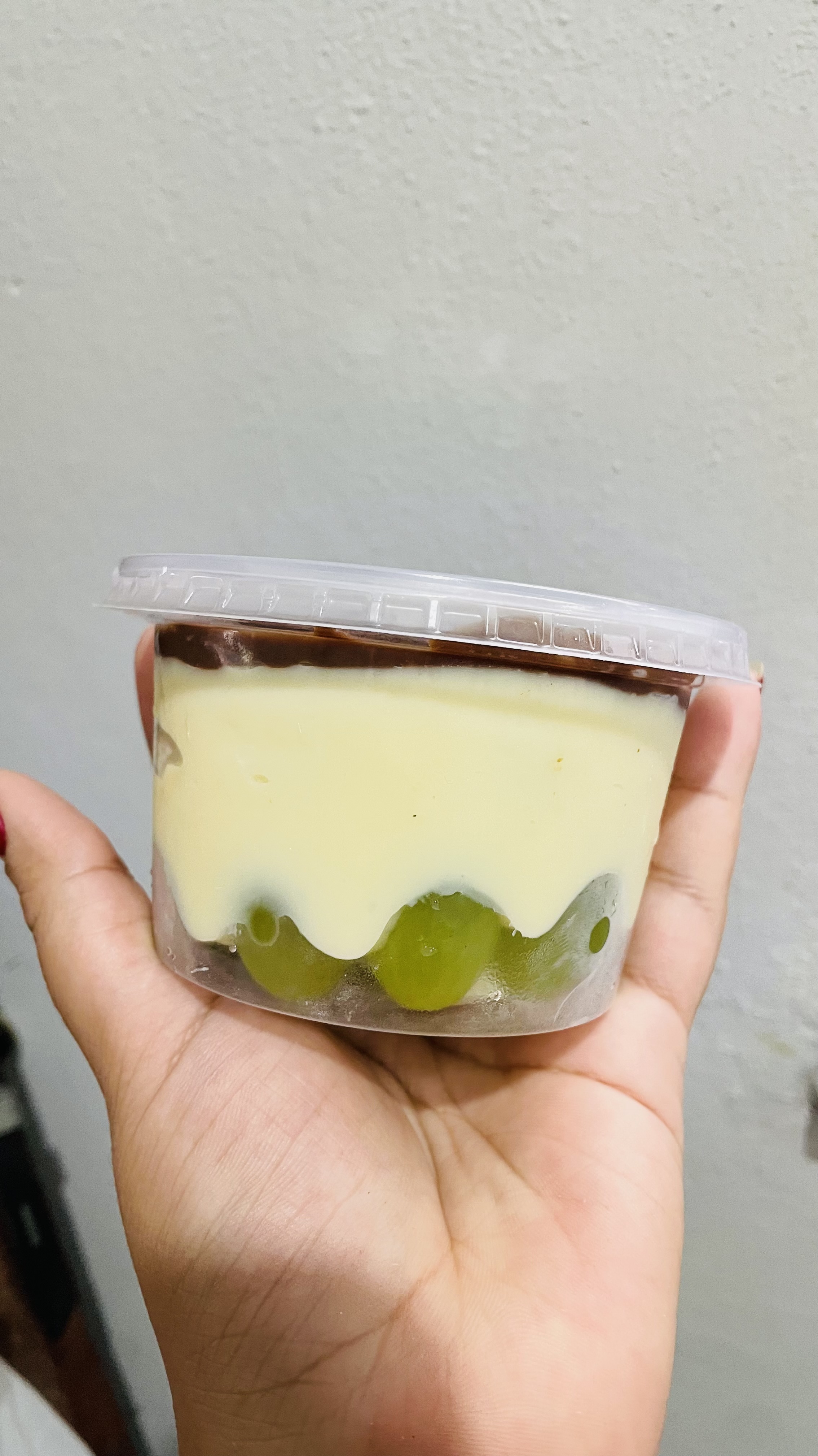 Bombom de uva no pote